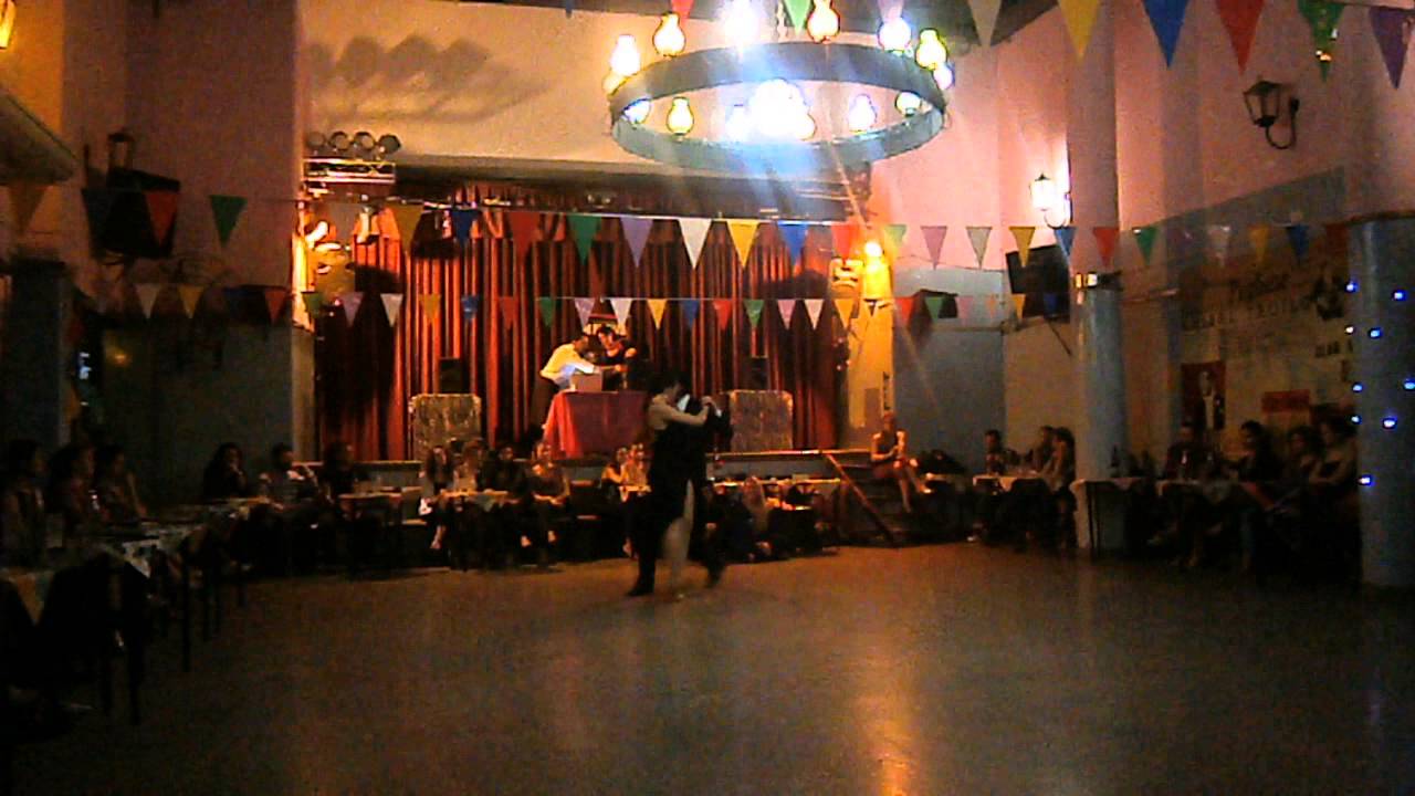Natasha Lewinger y Pedro Farias en El Motivo Tango, 14/7/14
