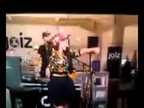 Psaiko Dino feat Marla Blumenblatt -  wie wärs