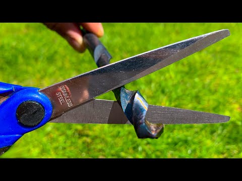 How to Sharpen Scissors in 10 Seconds - Few People...