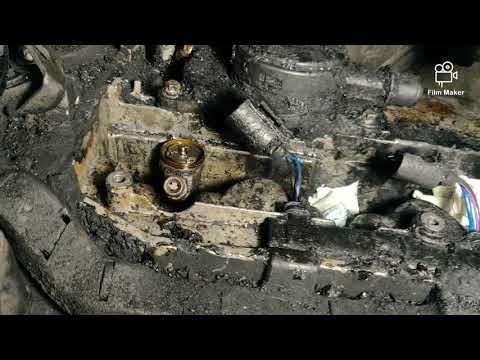 Removing Stuck Injectors Of Mercedes CDI Engines.