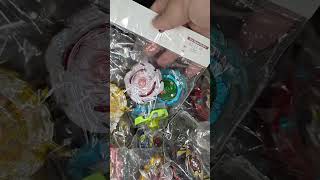 ベイブレードが大量に売ってるぞ！レア物あるかな？#オフハウス