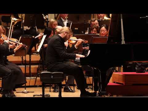 Denis Kozhukhin performs Rachmaninov's Piano Concerto No. 2 Thumbnail