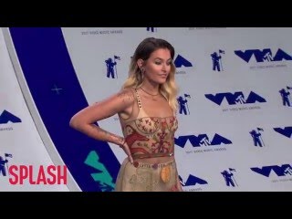 Paris Jackson Sends Love to Michael Jackson on His 59th Birthday | Splash News TV