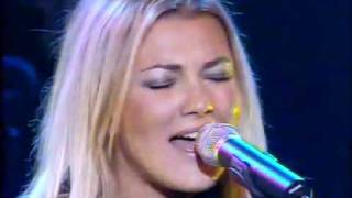 vestido azul amaia montero