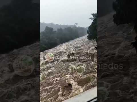 🚨🌊 ¡#Alerta en San José del Fragua! Río Fragua se desborda y genera #pánico entre la #comunidad