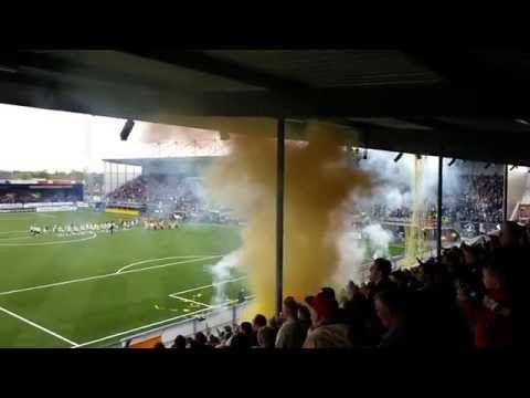 Sc cambuur - fc den haag, spelers komen veld op, sfeer voor aftrap