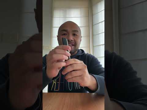 Samsung remote control battery replacement. The battery cover gets stuck. #samsung #hack