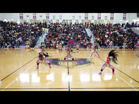 War Zone Part IX - Baby Zone Field Show - The Golden Dancerettes