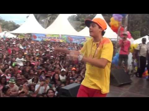 Yuri BH -Sirene da Escola-Ao Vivo em Itabira-MG-Show para 30 Mil Pessoas-Dia 12/10/13