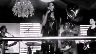 Ameriie and The Roots- Higher Live
