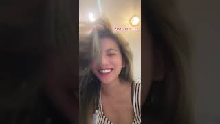 Download lagu BERLIANA LOVEL LAGI MENGHAYAL NIH mp3