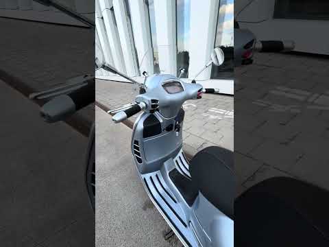 Piaggio Vespa 300cc, мотороллеры / мопеды