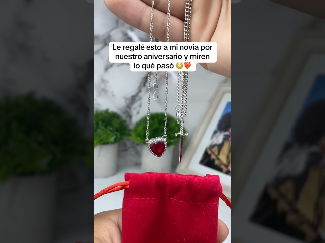 Vídeo relacionado con Collar Alas de la Libertad con espadas extraíbles, Cosplay Pidak