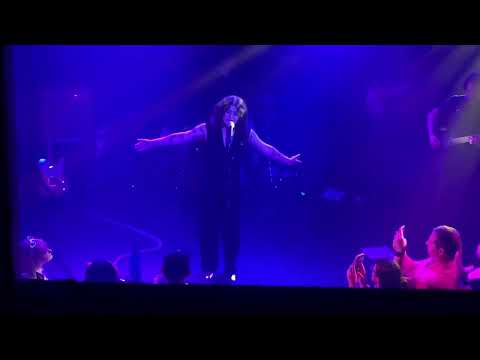 Bethany Cosentino (of Best Coast) covering Sheryl Crow’s Strong Enough in LA - September 18, 2023