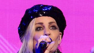 Bananarama - Robert De Niro&#39;s waiting (Live 2017 HD - Remastered Audio)