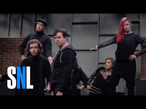 High School Theatre Show with Elizabeth Banks - SNL