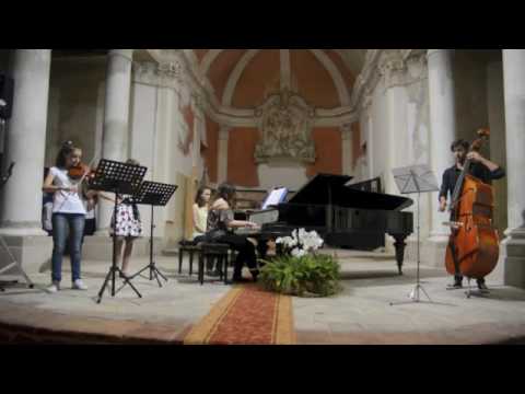 Vivaldi, RV 522 (allegro) - Ariel Lanteri pianoforte, violini, contrabbasso
