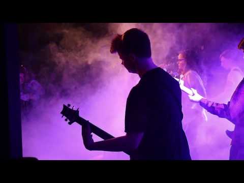 Behind The Noise - Sundovvn - Fell In Love With A Girl