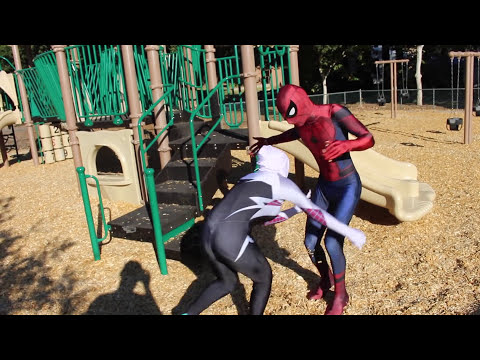 Spider-Verse Spiderman and Spider Gwen @Andrawiz