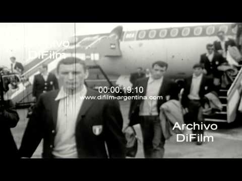 Italian national team arrives in London - World Cup 1966