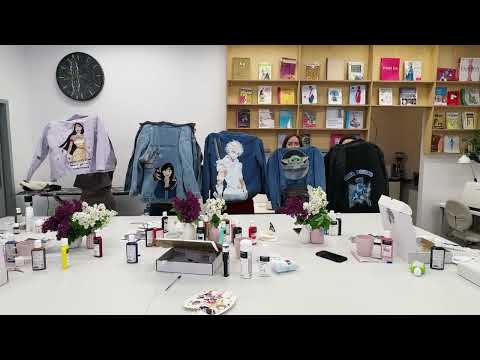 Klaudia we Wrocławiu opowiada o swoich warsztatach z zakresu malowania ubrań farbami TARRAGO SNKRS