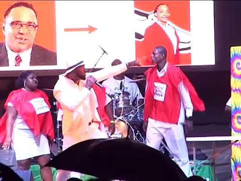 12  Sye   Parry the Parrot