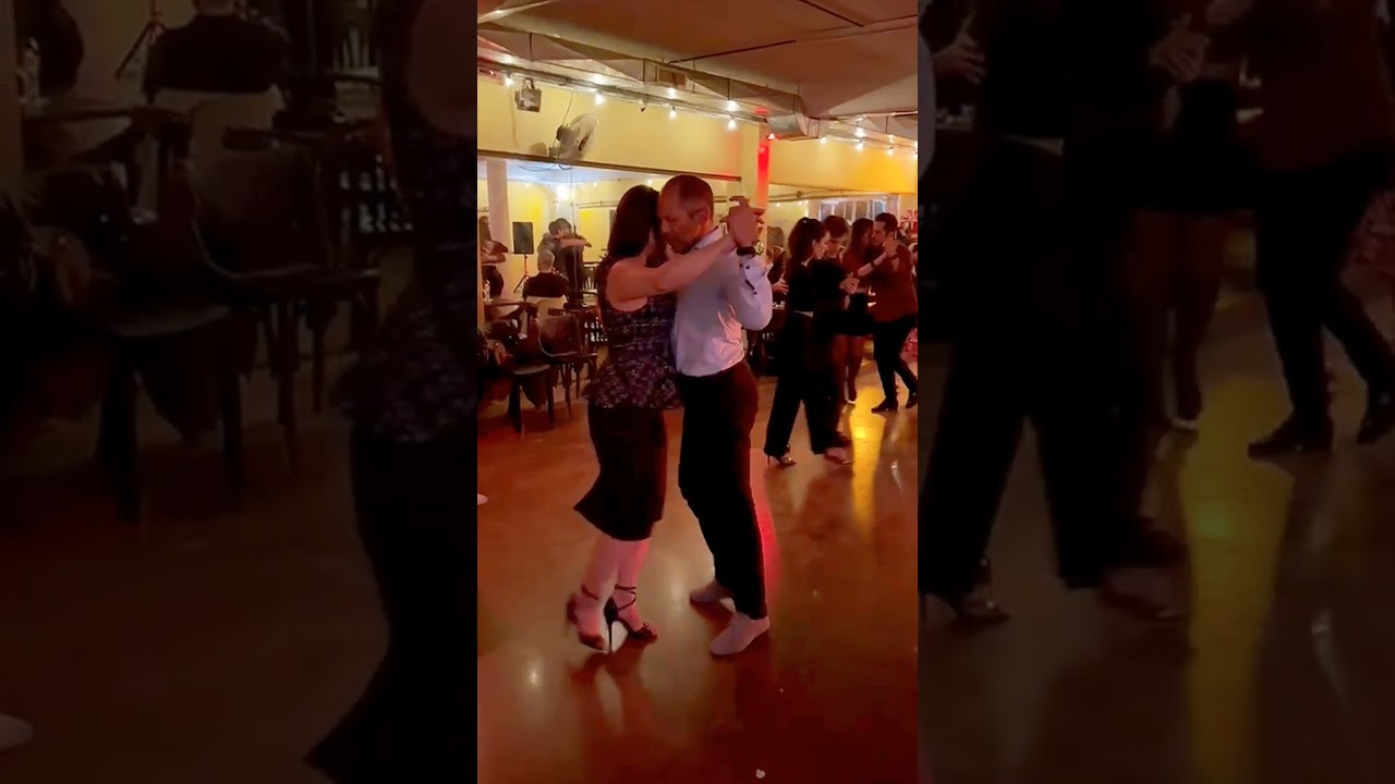 Video thumbnail for Noelia Benz y Frank Obregón. Milongueando en Alsina Tango Club 8jun25