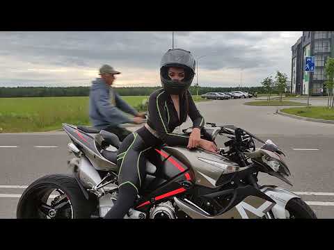 Custom 2022 SUZUKI B-KING (design vrsc334) for everyday driving