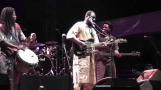 AMADOU & MARIAM Triste réalité  festival Root's ergue 2013