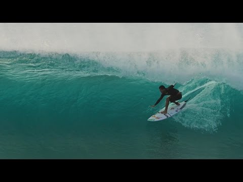 Adriano de Souza at Pipeline Nov 18, 2015