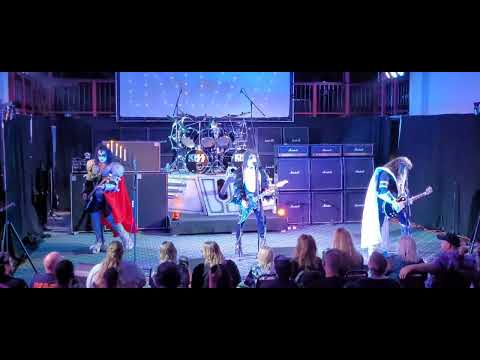 "HOTTER THAN HELL"  KISSTORY