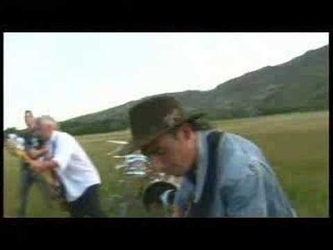 ...ideal para escuchar, con amigos, en cualquier ruta del país...buen día para todos