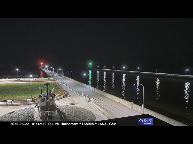 ダルース運河 スペリオル湖に面する2つの灯台