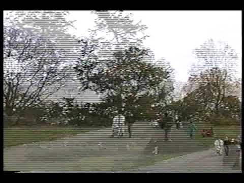 1992년 가을(beautiful autumn day out)ㅡ family hanging out with 3 daughters at Kew gardens...