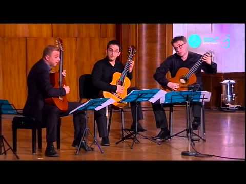 Amicus trio - W. A. Mozart - Eine kleine nachtmusik: IV Rondo