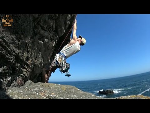 Climbing "Heir's Apparent" overhang @ Long Slough (Grade - HVS 5a)