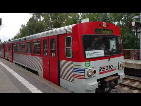 Ausfahrt 2 x VTE in Mettmann-Zentrum  als S28 Express nach Mettmann-Stadtwald. Ex AKN-Wagen: 39 + 42