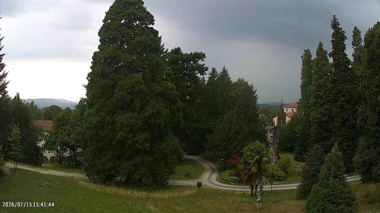 Live webcam view of Villa Baragiola Garden View