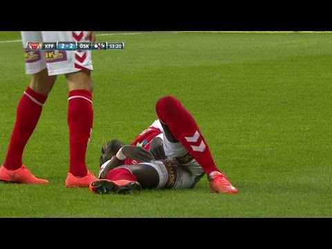 Målskytten Papa Diouf haltar av - TV4 Sport