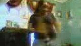 B5 can she dance for u?