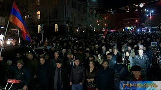 Փակ փողոցներ,կաթվածահար երթևեկություն.ընդդիմությունը երթով գնաց Ոստիկանություն և ԱԱԾ