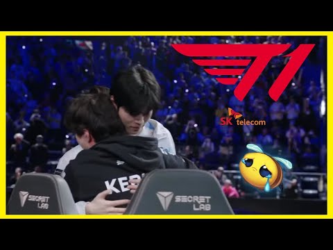 Deft comforts Keria with a Hug after Finals