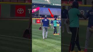 大谷翔平の脇腹つん😂