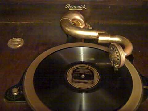 BEN BERNIE'S HOTEL ROOSEVELT ORCH. - JIG WALK - ROARING 20'S BRUNSWICK CORTEZ
