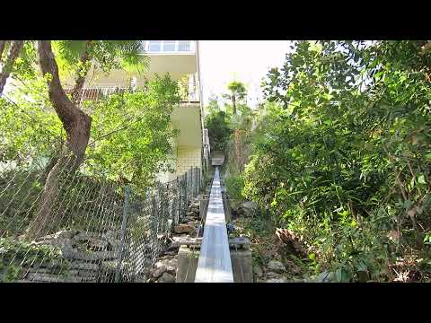 Privater Schrägaufzug Ascona Bergfahrt Hersteller Heutschi - private inclined elevator Tessin Ticino