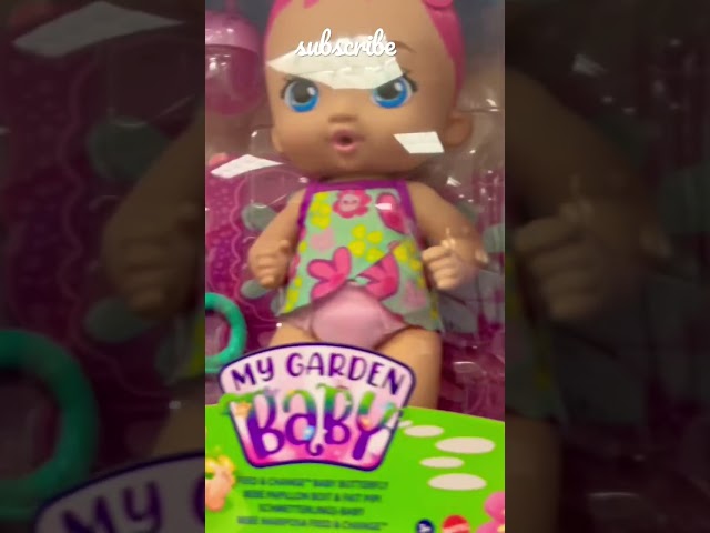 Vídeo relacionado con My Garden Baby Gatito Bebe y hace pipí Orejas moradas Muñeca bebé de juguete con pañal, biberón, diadema y accesorios , regalo +18 meses (Mattel HHL22)