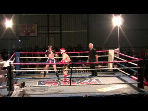 Kickboxing   Michael Phillips Vs Dylan Vaughan