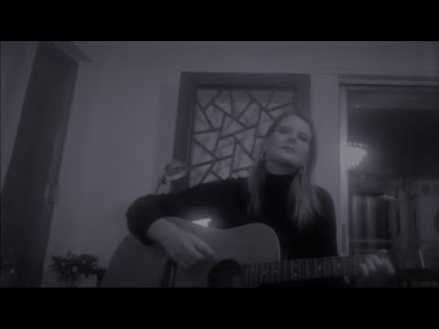 Constance Wolter - The Chance  (Acoustic)