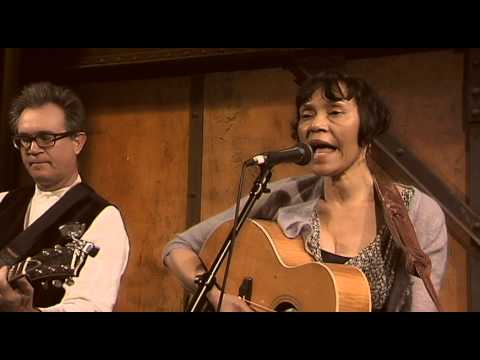 ‪Thea Hopkins - Down By The Water (Transmission Hour, Live)‬