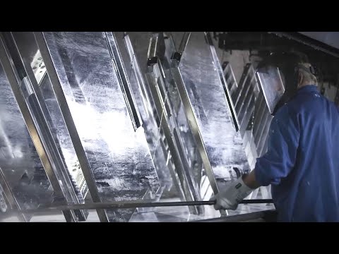 Feuerverzinken: XXL-Badewanne für Metallteile